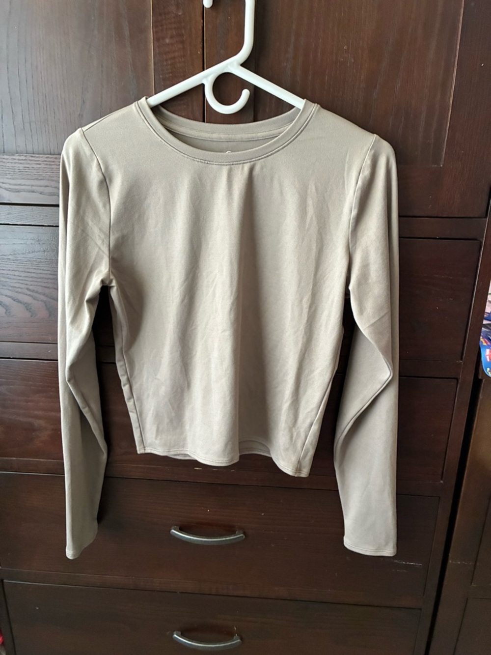 Hollister Long Sleeve Crewneck Top in Taupe Lg